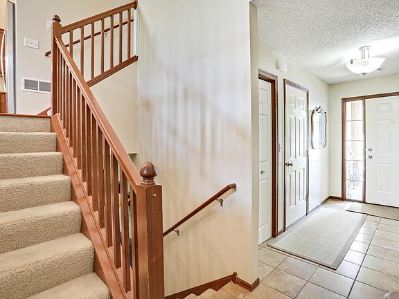 3rd image of 2948 Wyndam Ct