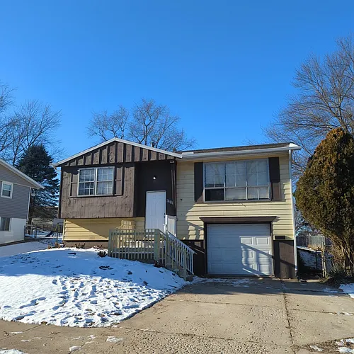 6205 N Devonshire Dr Photo 1
