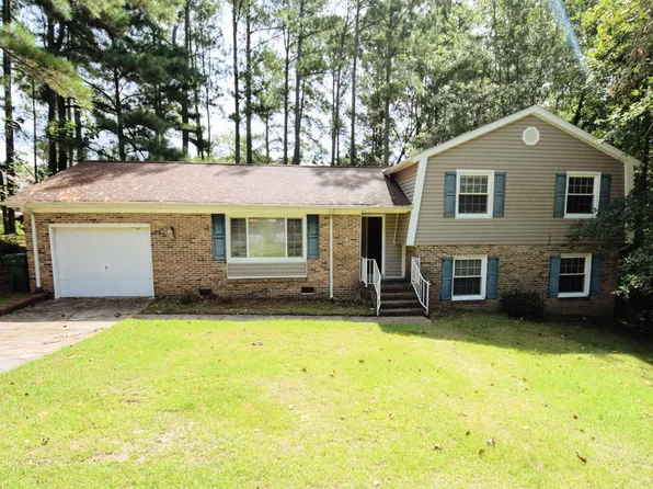211 Livermore Dr, Fayetteville, NC 28314