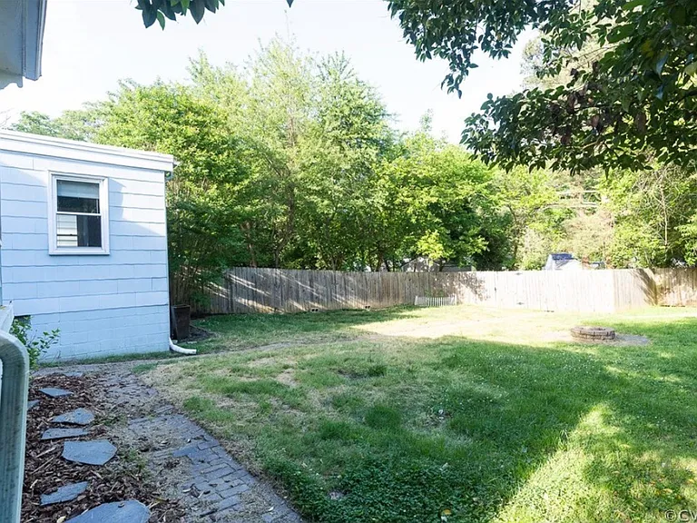 809 W 47th St — Photo 37