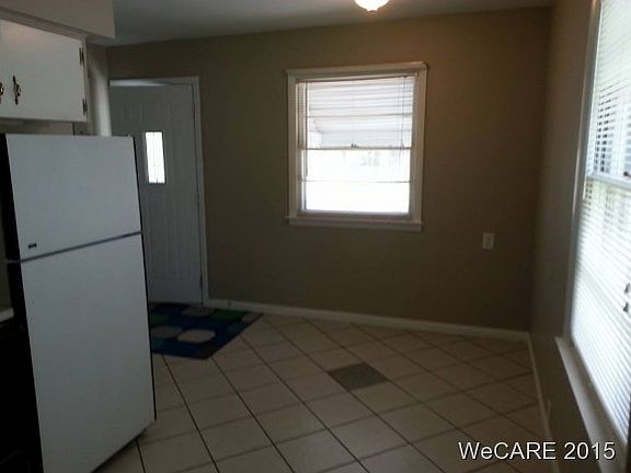 3rd image of 1501 Latham Ave