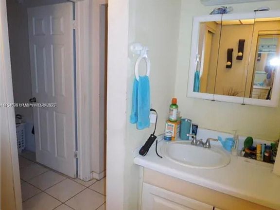 2nd image of 18700 NE 3rd Ct APT 609