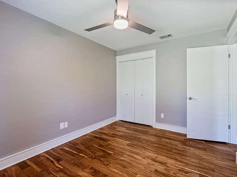 2607 N Shields Dr — Photo 10