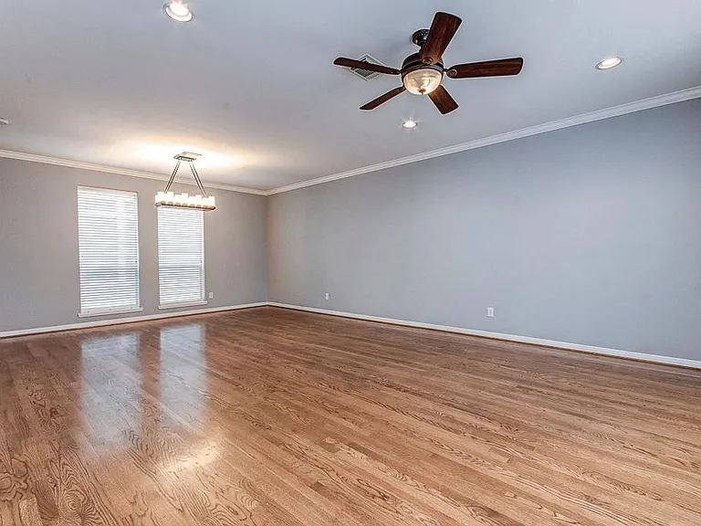 2649 Helena St — Photo 9