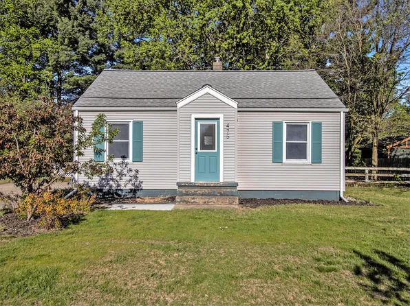 475 Park St, Wayland, MI 49348