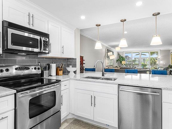 3rd image of 900 Dogwood Drive #235