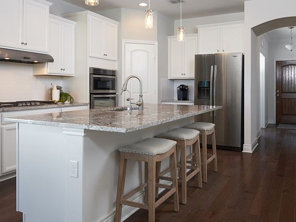 Spacious Eat-In Kitchen
