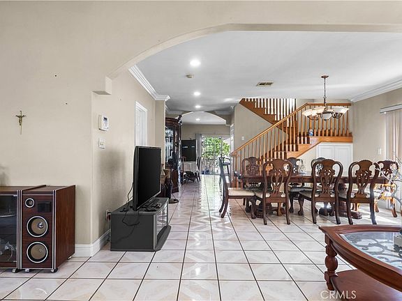 3rd image of 3148 Magnolia Ave