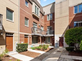 922 Warren Ave UNIT 307, Downers Grove, IL 60515