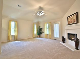 300 Grisham Dr, Hutto, TX 78634