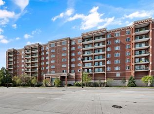 650 S Des Plaines River Rd #709, Des Plaines, IL 60016