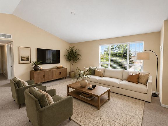4th image of 212 Commons Ct