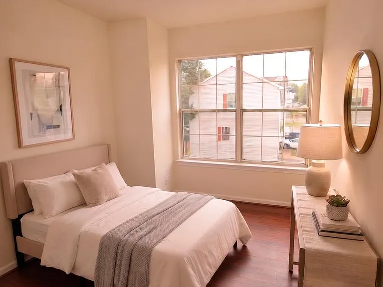 1330 Hampshire Dr #7E — Photo 3