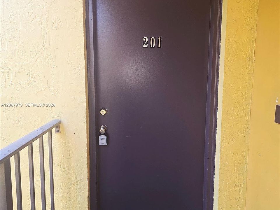 1st image of 580 NW 114th Ave APT 201