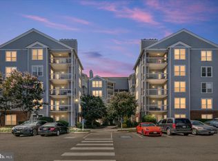 3178 Summit Square Dr #3-C11, Oakton, VA 22124