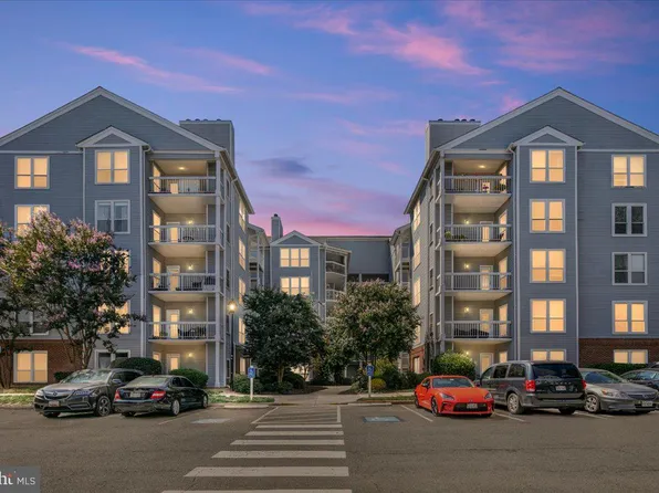 3178 Summit Square Dr #3-C11, Oakton, VA 22124