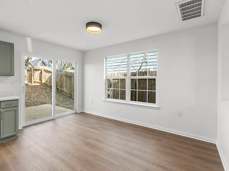 2110 Nogales Trl — Photo 14
