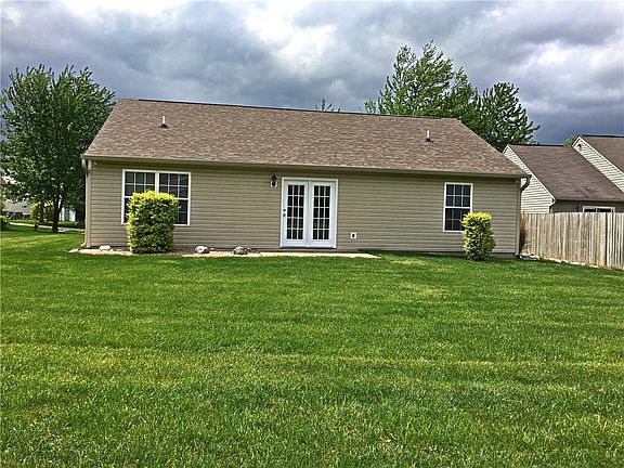 2nd image of 1425 Hedge Ct