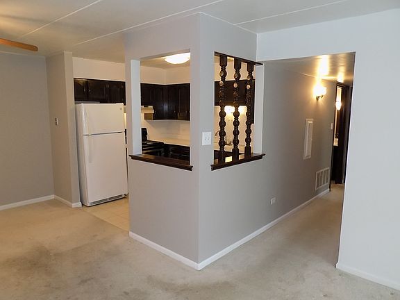 5th image of 10605 Southwest Hwy #1E