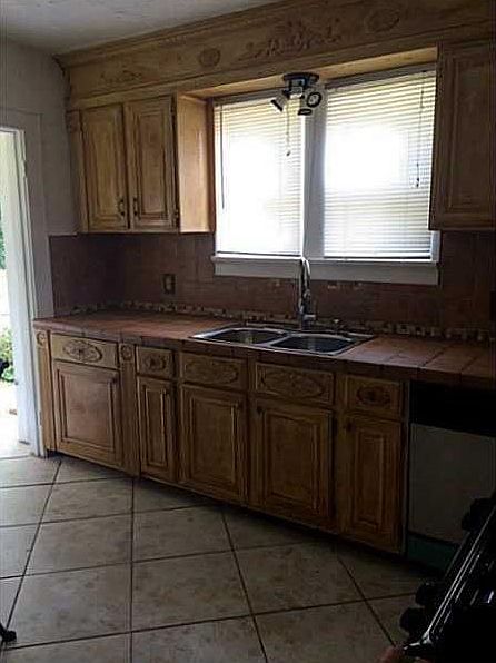 1st image of 1256 E 21st St