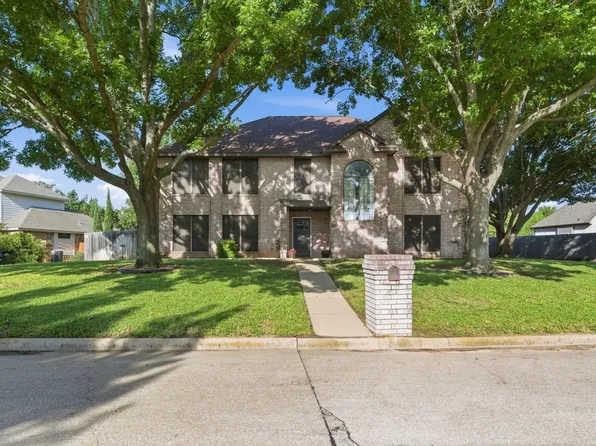 1936 Spinnaker Ln, Azle, TX 76020