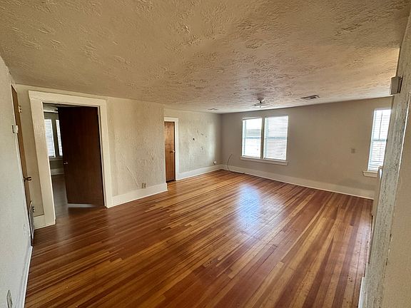 2nd image of 731 Deans Row Ave #6