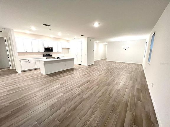 5th image of 2260 Derwent Dr