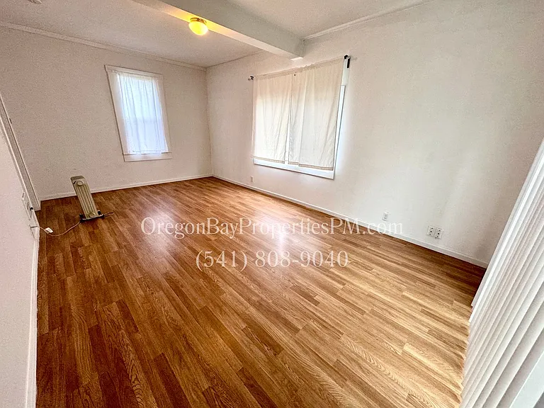 1596 McPherson St — Photo 3