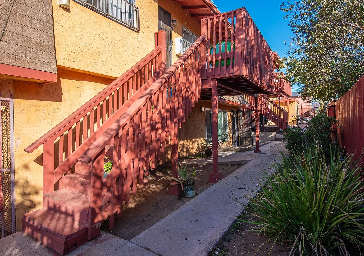 3712 Hemlock Street — Photo 1