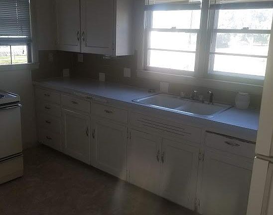 3rd image of 868 N 7th St