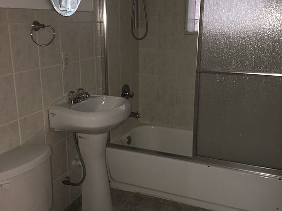 5th image of 1013 N Western Ave #2R