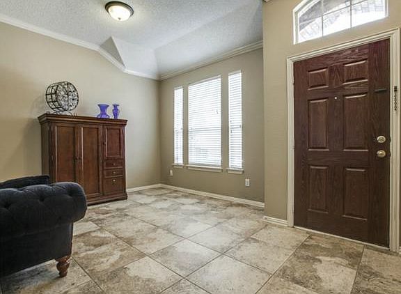 3rd image of 6401 Oakmont Dr