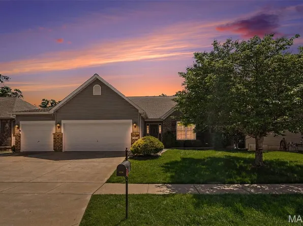 1258 Spring Lilly Dr, High Ridge, MO 63049
