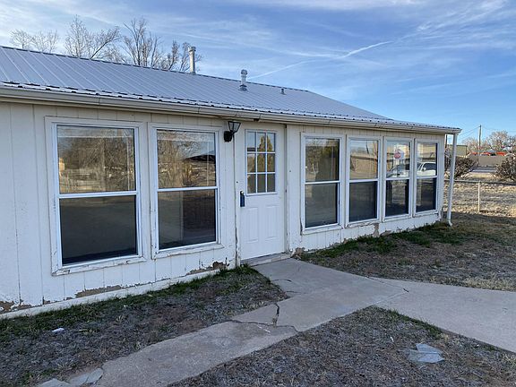 3rd image of 930 W Allen Ave