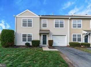 19 Courtyard Dr, Carlisle, PA 17013