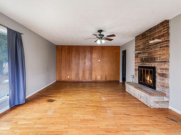 2nd image of 4820 W Lincoln Rd