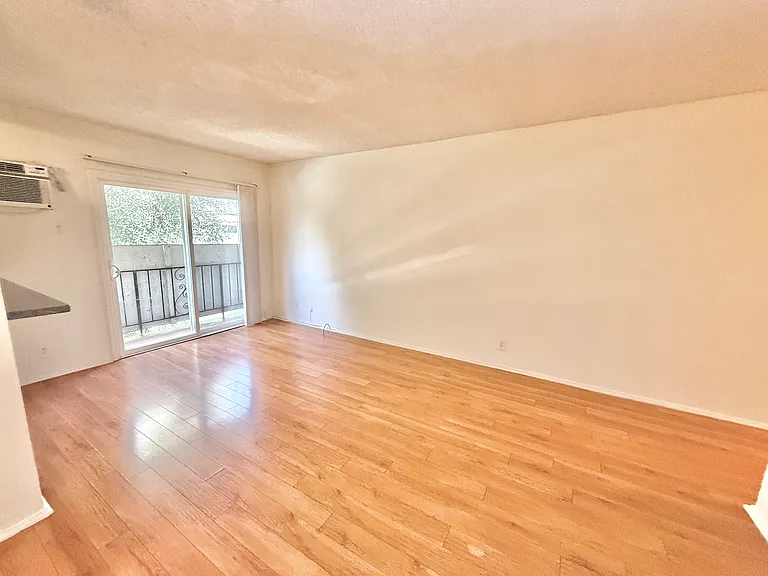 7410 Kester Ave #202 — Photo 5