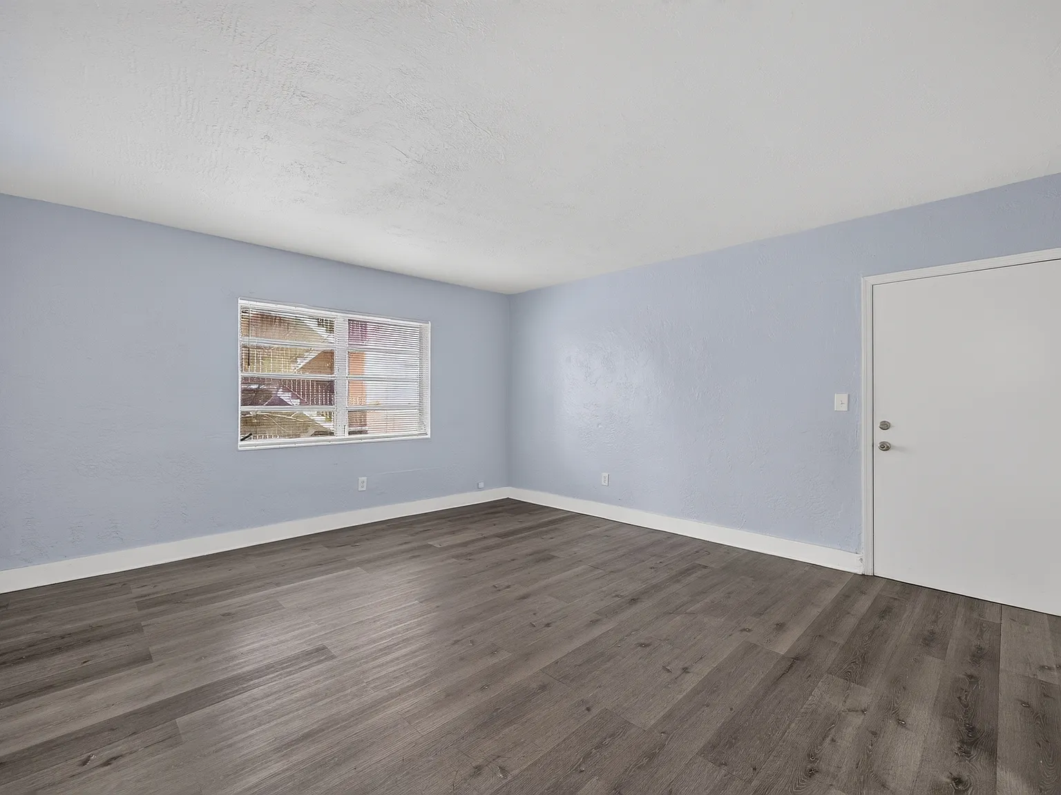 2407 NW 135th St — Photo 3