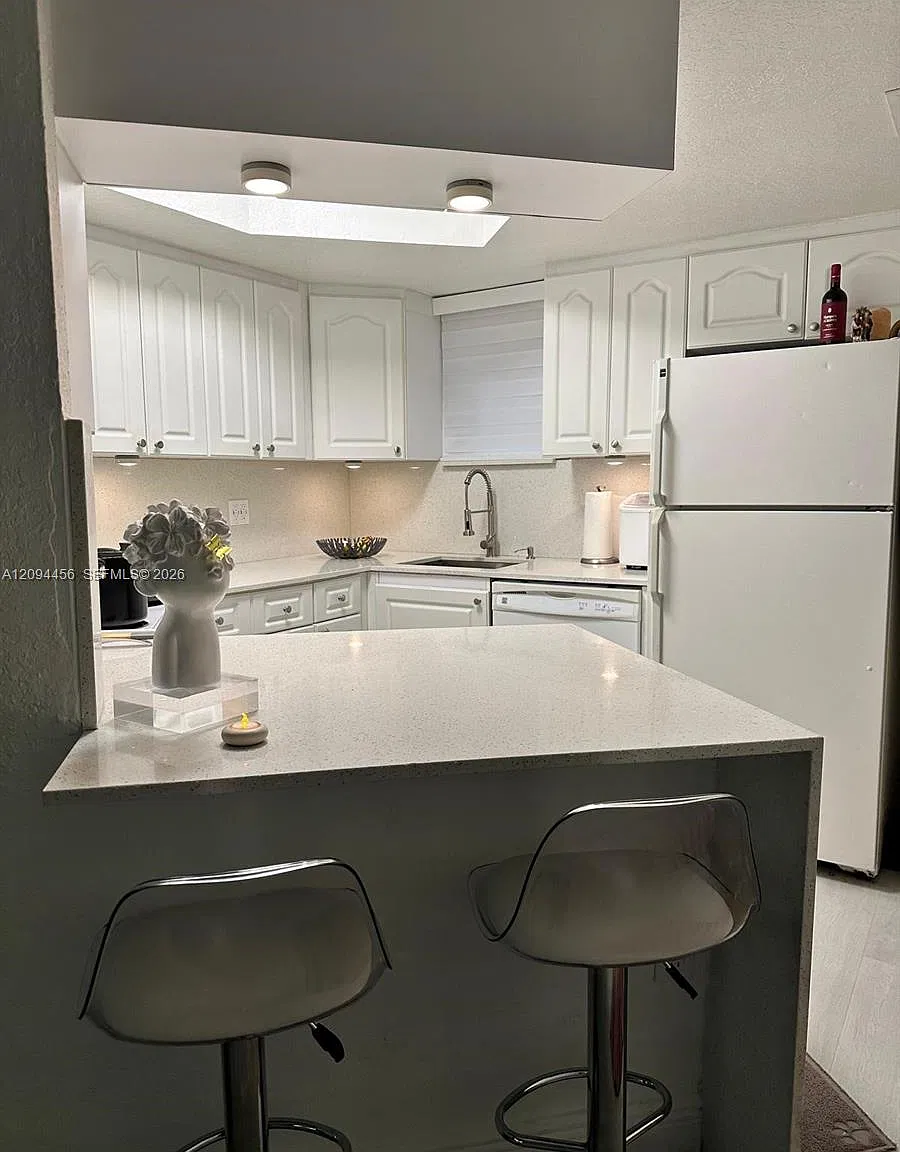 Las Vistas At Doral Condo — Photo 4