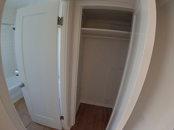 2nd image of 654 S Dunsmuir Ave #205B