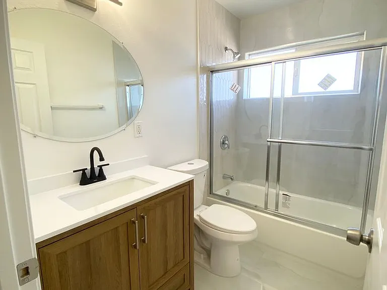 1025 N Lupine St — Photo 5