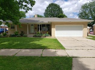 1064 Holzer St, Green Bay, WI 54303