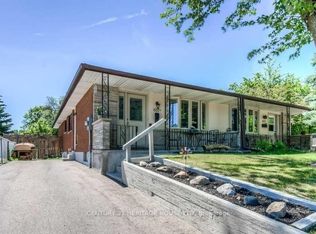 657 A Silverbirch Rd, Waterloo, ON N2L 4R4