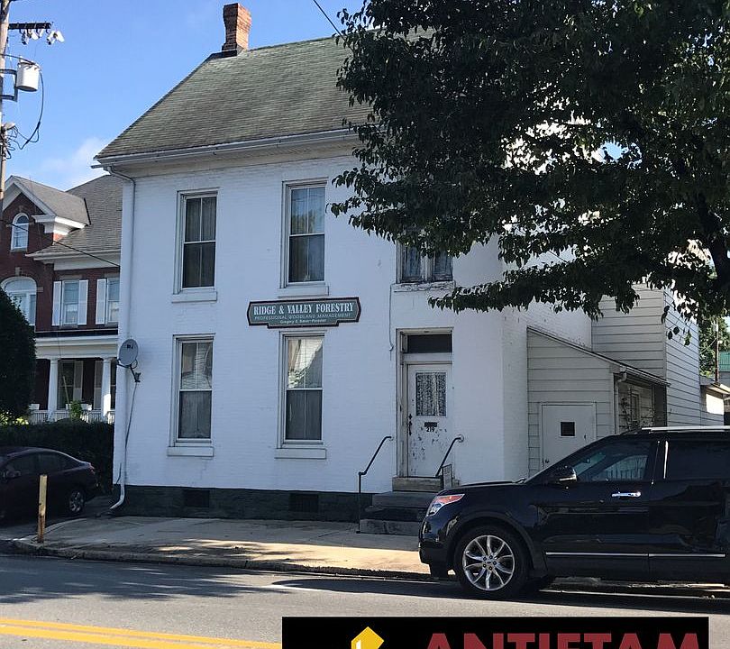 1st image of 219 W Main St