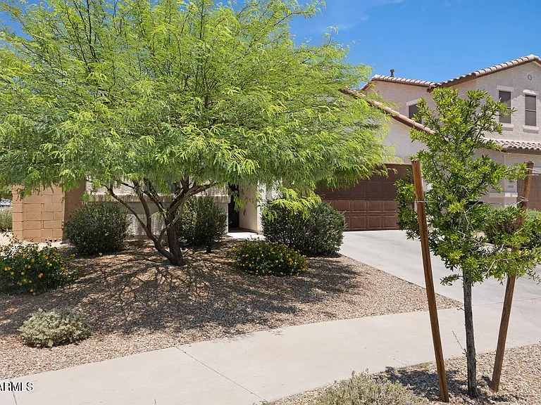 16658 W Mescal St — Photo 2