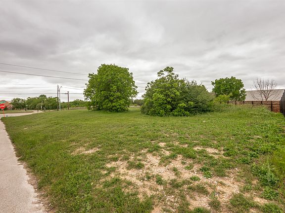 2nd image of 3906 Telephone Rd
