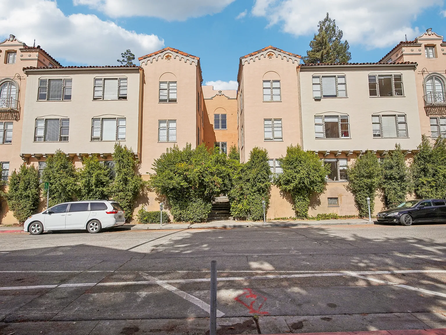 2605 Haste Street — Photo 4