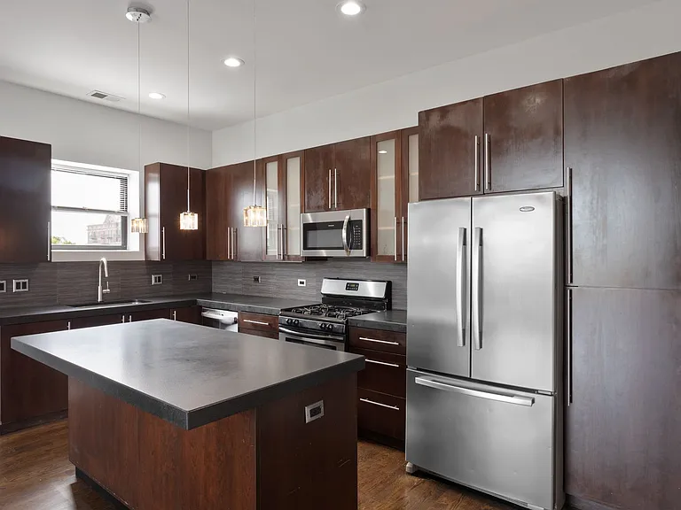 1412 W Morse Ave — Photo 5