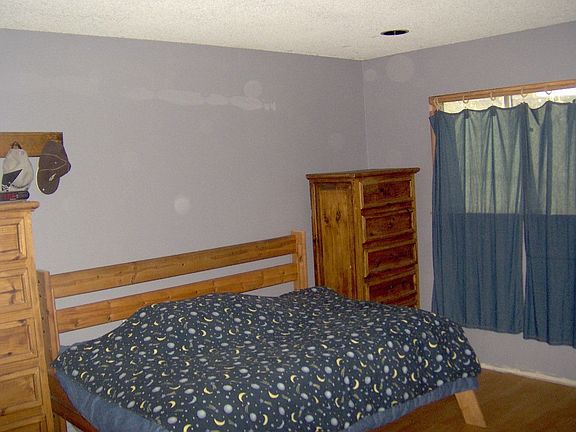 2nd Lower Level Brm W/Lamin flooring