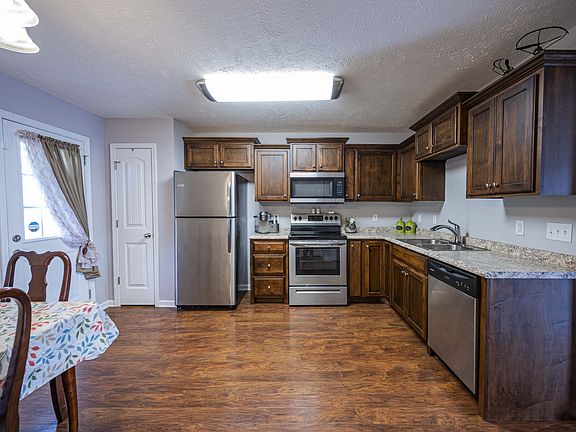 5th image of 108 Glen Valley Cir
